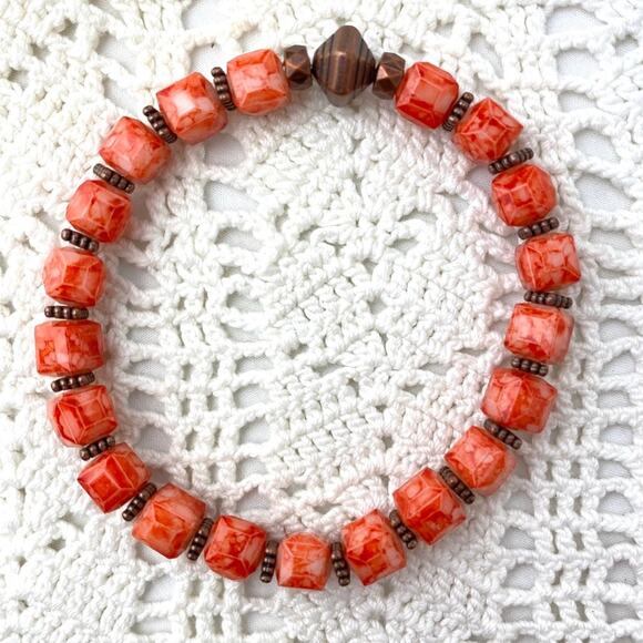 Brass Resin Cubed Beaded Rust Red Stretch Bracelet - Picture 3 of 3